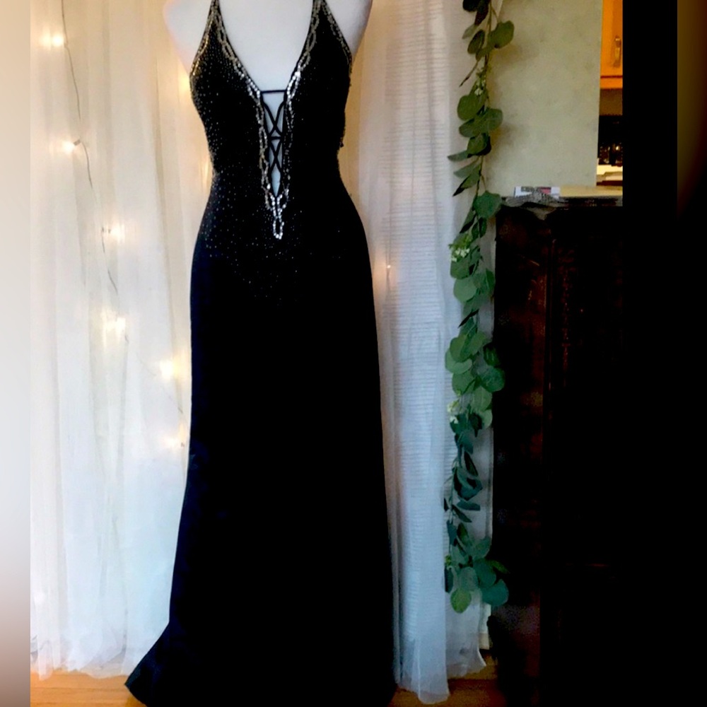 Frankie & Johnny | Long Black Evening Gown